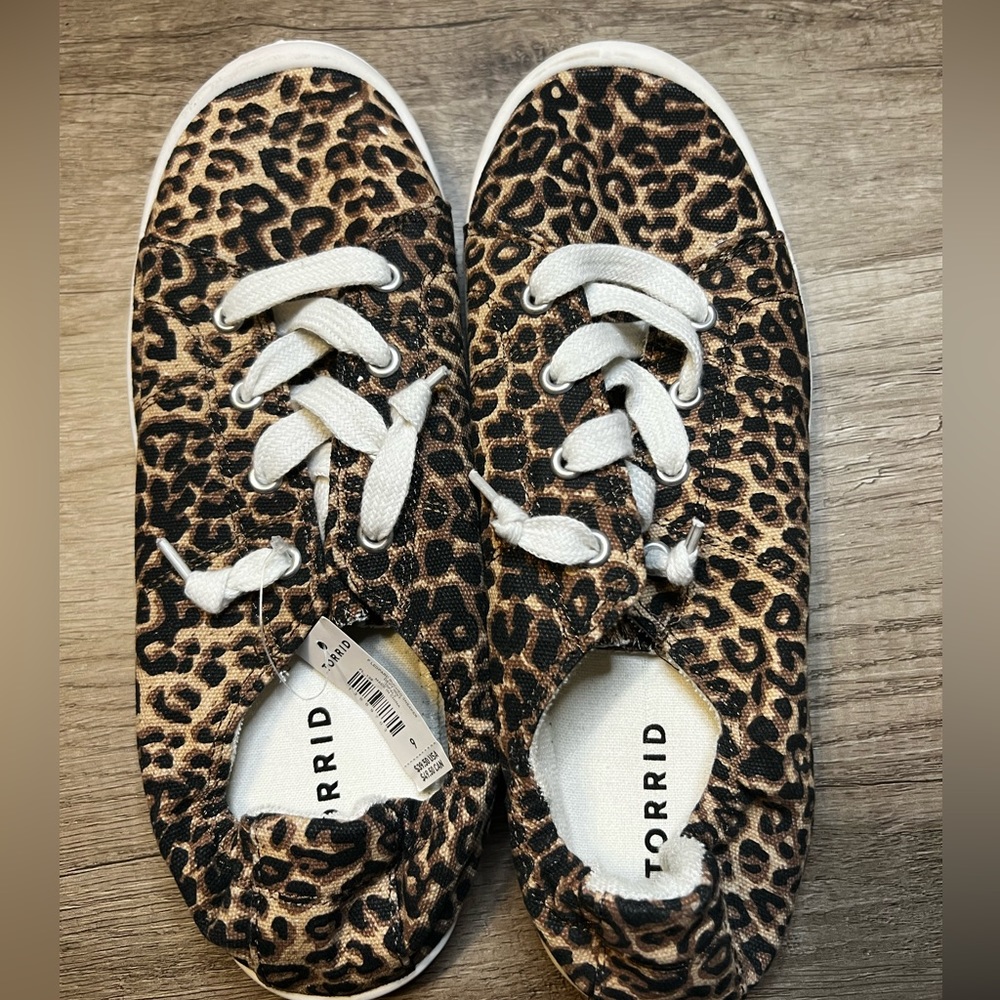 Torrid tennis shoes